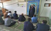 یکی از ویژگی های بارز یک مدیر انقلابی در جامعه اسلامی، حضور در اقامه نماز است