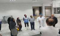 بازدید میدانی گروهی از یک کشتارگاه مرغ در صومعه‌سرا