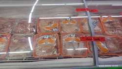 کشف و توقیف بیش از ۴۰ کیلوگرم مرغ فاسد و فاقد مشخصات بهداشتی در رودسر