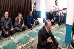 برگزاری مراسم زیارت عاشورا در آستانه ماه محرم در معاونت فرهنگی دانشگاه علوم پزشکی گیلان