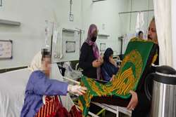 حضور خادمین آستان قدس رضوی در مرکز آموزشی و درمانی الزهرا (س)