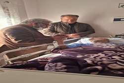 عیادت مدیر سازمان‌ های مردم‌ نهاد و خیرین سلامت دانشگاه علوم پزشکی گیلان از پروفسور محمد صادق پیروز