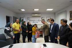 تقدیر از دانش آموز سیاهکلی به مناسبت کسب مقام نخست مسابقه ملی هنری کاردستی و عروسک‌سازی با موضوع پشه آاِدس