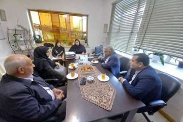 تقدیر از خدمات بانوی نیکوکار گیلانی  در مؤسسه خیریه فاطمه زهرا (س) رشت