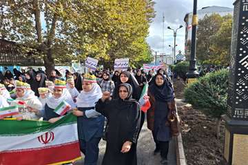  حضور جامعه بزرگ دانشگاه علوم پزشکی گیلان در راهپیمایی سیزده آبان