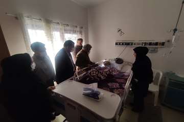 عیادت مدیر سازمان‌ های مردم‌ نهاد و خیرین سلامت دانشگاه علوم پزشکی گیلان از پروفسور محمد صادق پیروز