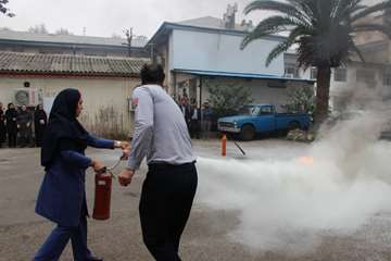 دوره آموزشی ایمنی و مدیریت شرایط اضطراری در معاونت توسعه دانشگاه علوم پزشکی گیلان 